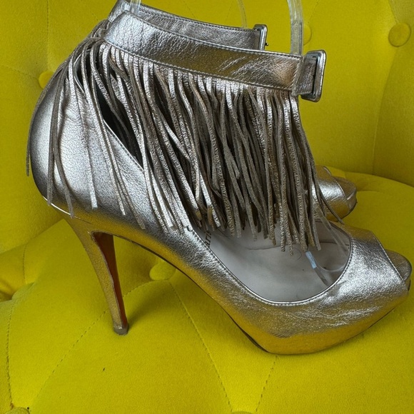 Christian Louboutin Veau Velours Fringe Courtain Pumps In Cafe Creme Size 38 - Picture 6 of 14
